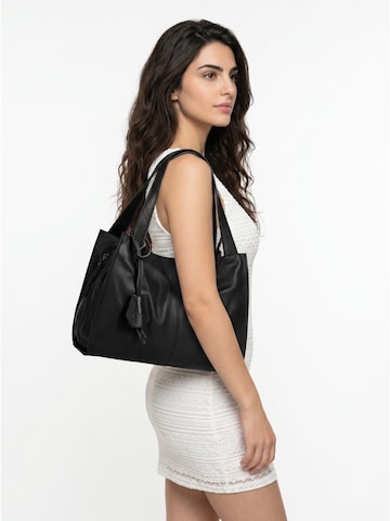 Cluty Shopper in Black