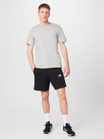 ADIDAS SPORTSWEAR - Camisa funcionais 'Essentials' em cinzento