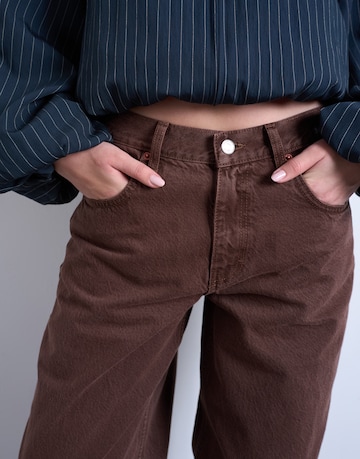 TOPSHOP Luźne Jeansy 'LOWRIE' w kolorze brązowy