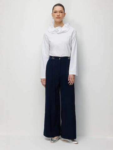 Wide leg Pantaloni con pieghe di MixRay in blu