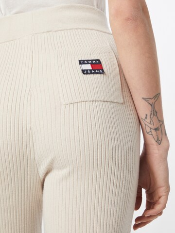 Tommy Jeans Flared Broek in Beige