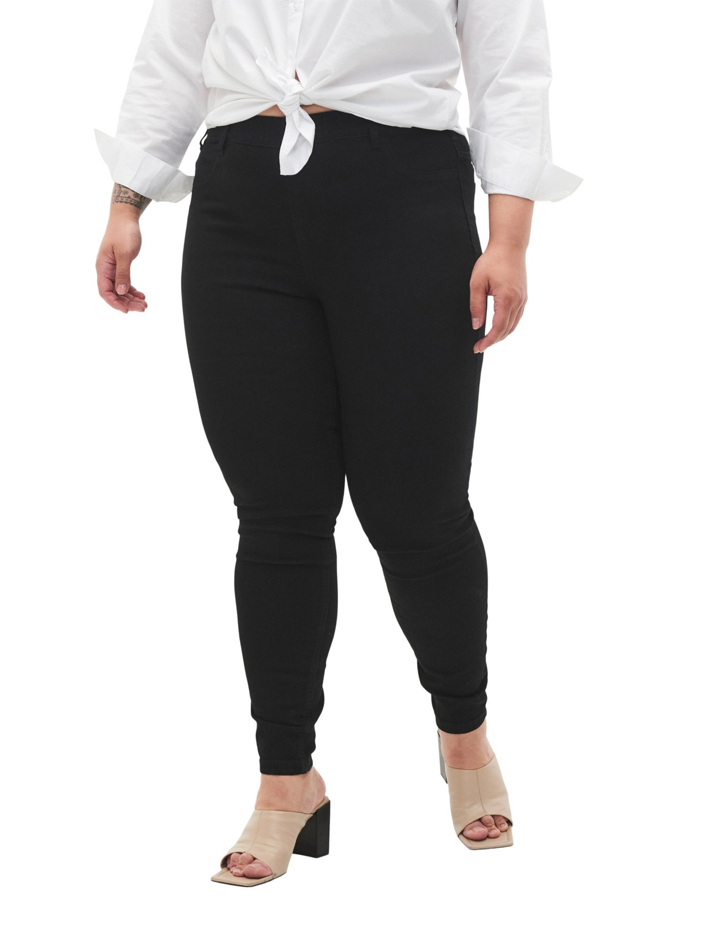 Zizzi Skinny Jeans in Black: front