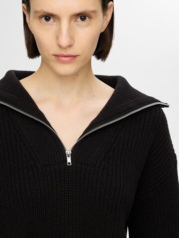 SELECTED FEMME Sweter 'Bloomie' w kolorze czarny