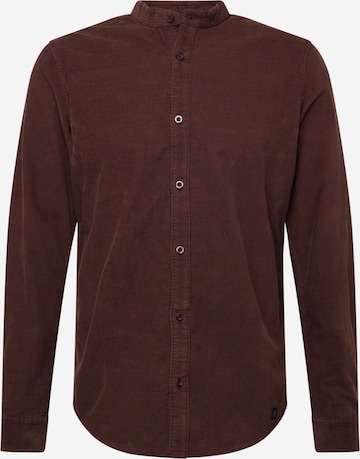 Coupe regular Chemise NOWADAYS en marron : devant