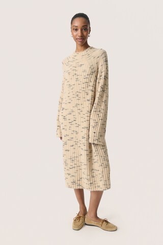 SOAKED IN LUXURY Jurk 'Liora' in Beige