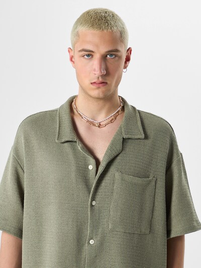 VAMOS CLO Button Up Shirt in L in Olive, Item view