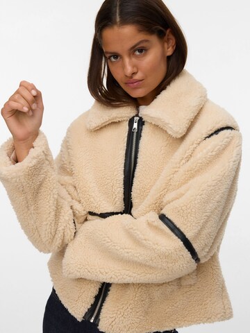 VERO MODA Tussenjas in Beige
