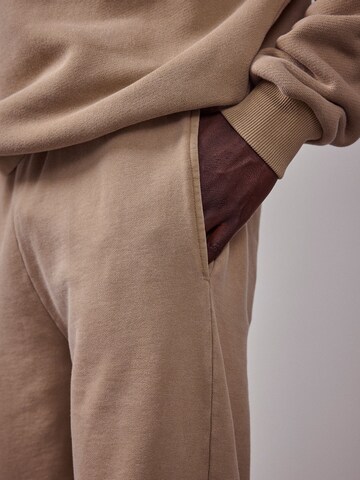 Effilé Pantalon 'The Essential' DAN FOX APPAREL en beige