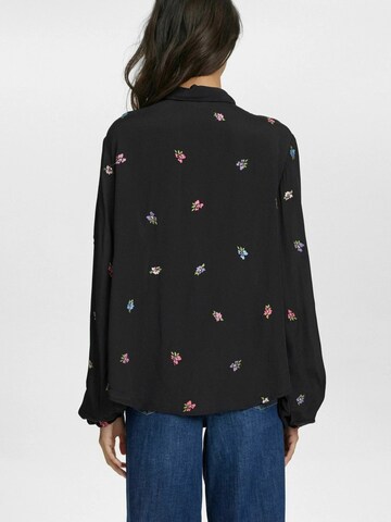 NÜMPH Paita 'Erika' värissä musta