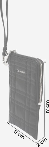 Protection pour smartphone Calvin Klein en noir