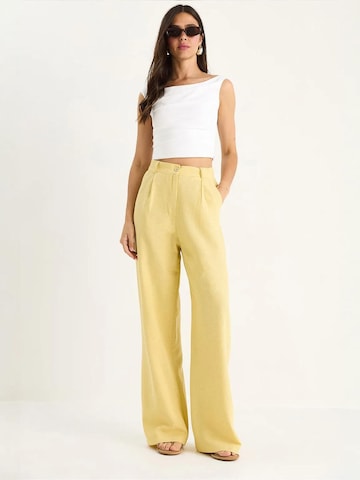 Pantalon à pince Bianco Lucci en jaune
