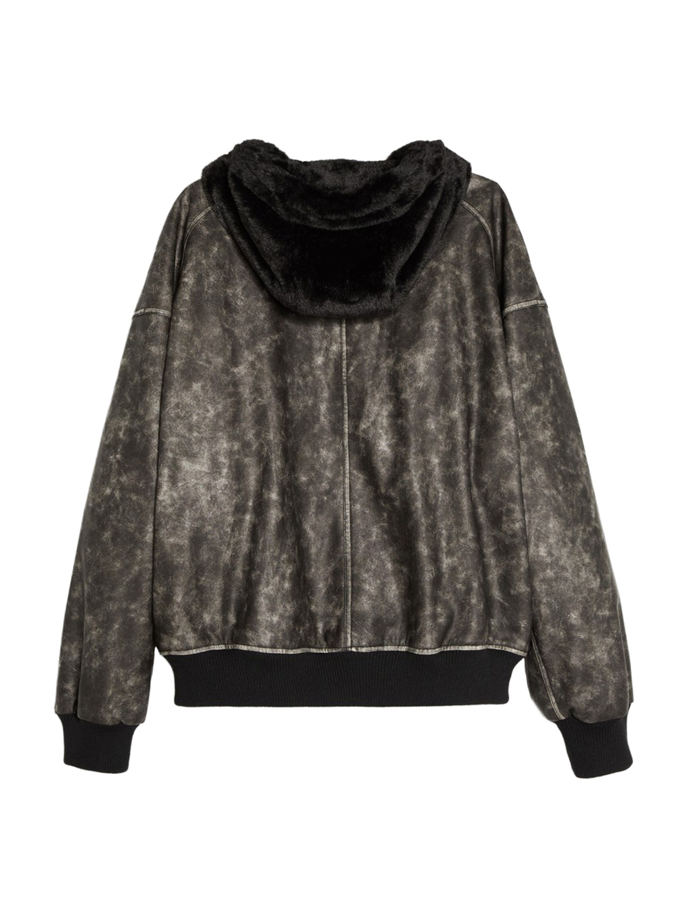 Bershka Talvitakki värissä musta