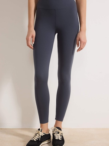 Trendyol Leggings in Grijs: voorkant