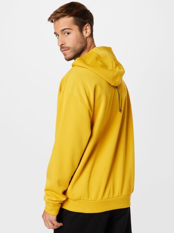 Reebok Athletic Sweatshirt in Yellow