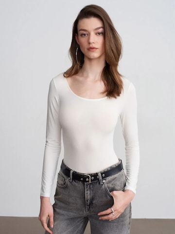 Body Dilvin en blanc : devant
