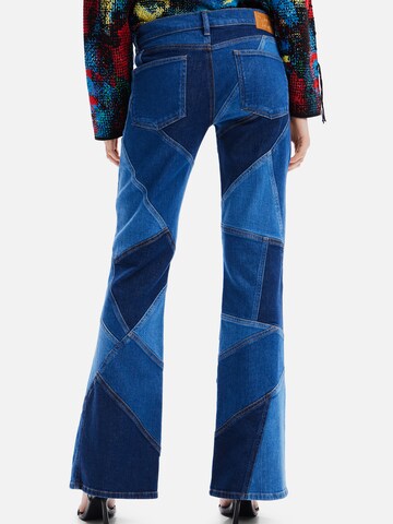 Desigual Flared Jeans 'María Escoté patchwork' in Blauw