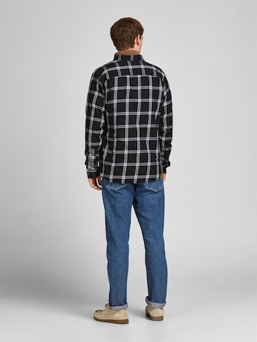 JACK & JONES Slim Fit Paita värissä musta