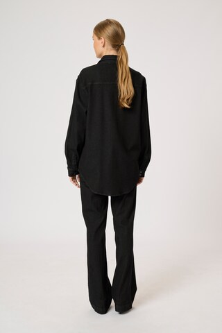 My Essential Wardrobe Bluse i sort