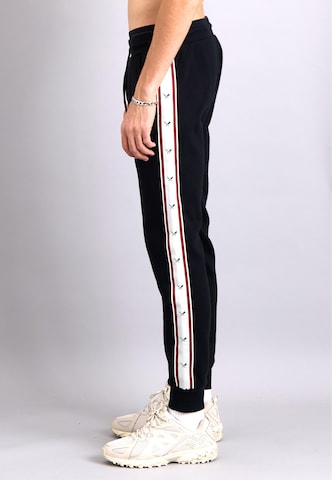 Distorted People Tapered Broek in Zwart