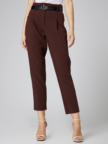 Guido Maria Kretschmer Collection Pleated Pants 'Stina' in Brown: front