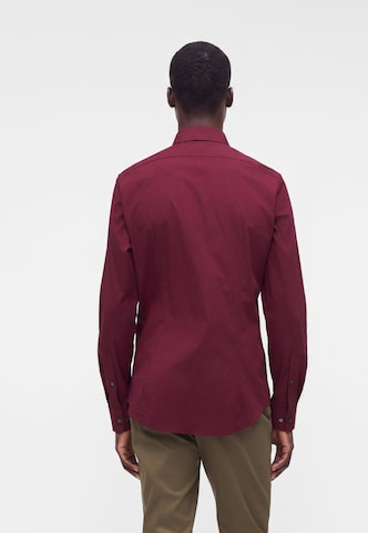 Calvin Klein Slim Fit Forretningsskjorte 'ESSENTIALS' i rød: tilbage