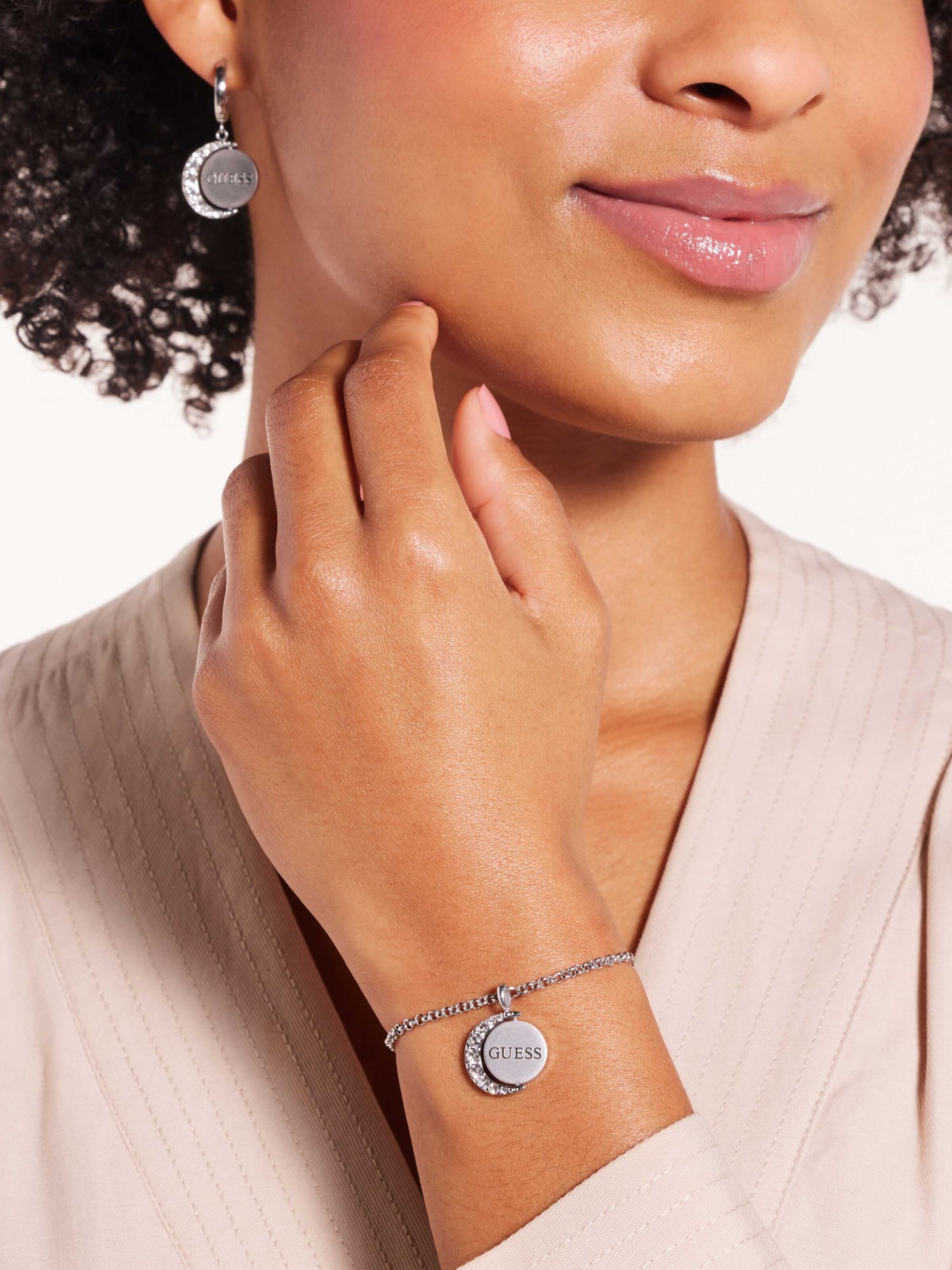 Bracelet 'Moon Phases' GUESS en argent : devant