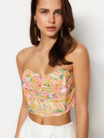 Trendyol Top in Yellow