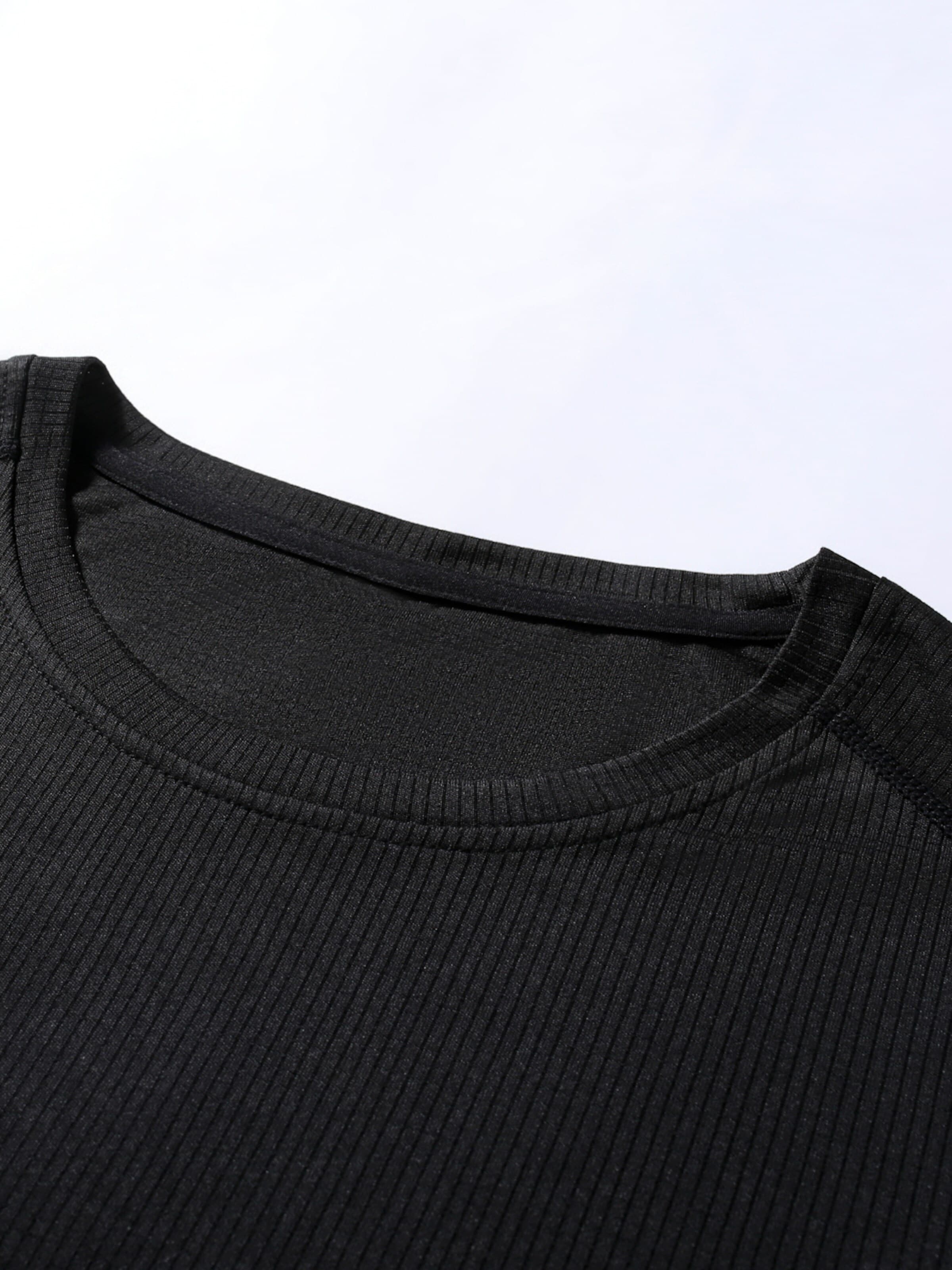 YOUTHUP Funktionsshirt 'Feuchtleit'‌‌‌‌‌‌ in Schwarz
