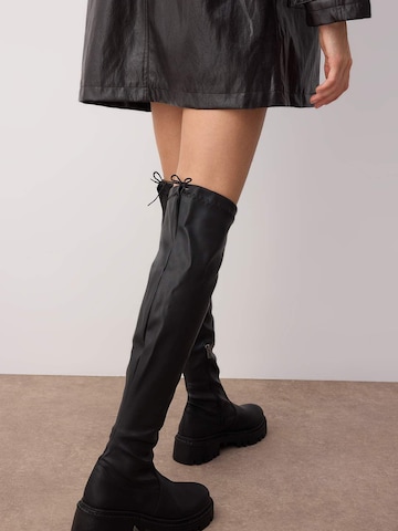 Trendyol Overknees in Black