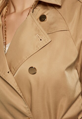 Cappotto di mezza stagione di faina in beige
