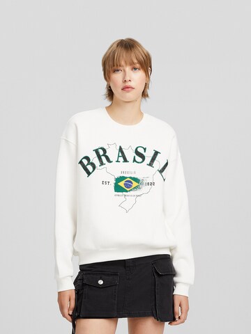 Sweat-shirt Bershka en blanc : devant