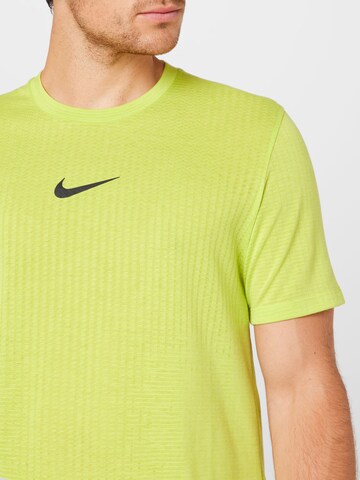 NIKE Sportshirt 'Pro' in Grün