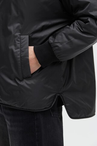 SENSES.THE LABEL Between-Season Jacket in Black
