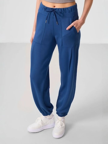 Tommy Life Broek in Blauw: voorkant
