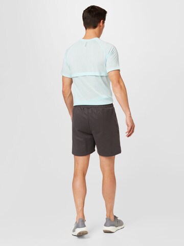Hummel Regular Sportbroek 'Offgrid' in Grijs