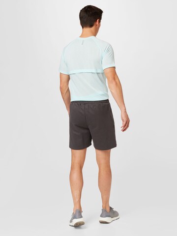 Hummel - regular Pantalón deportivo 'Offgrid' en gris