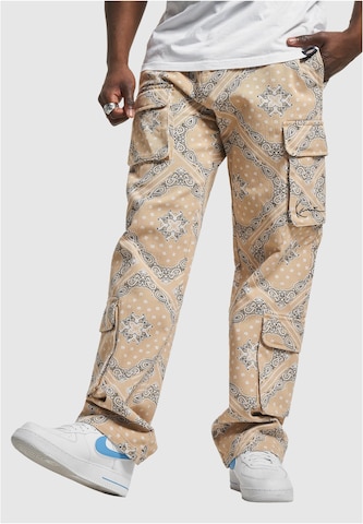 Karl Kani Regular Cargobroek in Beige: voorkant