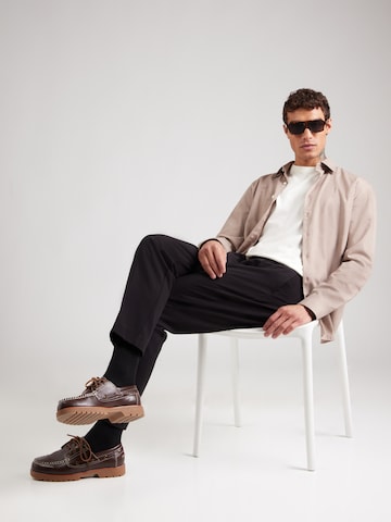 Coupe regular Chemise 'SLHLEO' SELECTED en beige