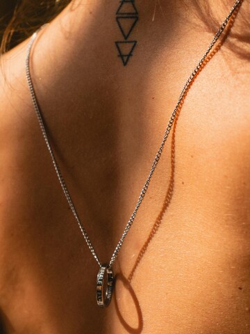 Divasya Kette 'Inhale - Exhale' in Silber: Vorderseite