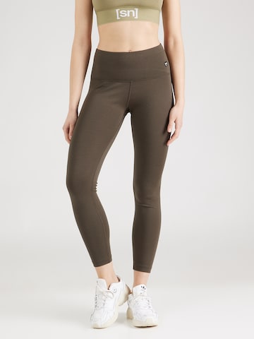 Skinny Pantalon de sport super.natural en marron : devant