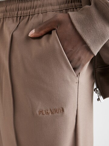 Loosefit Pantaloni 'MOYE' di Pegador in marrone