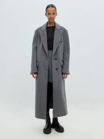 EDITED Between-Seasons Coat 'Rylan' in Grey