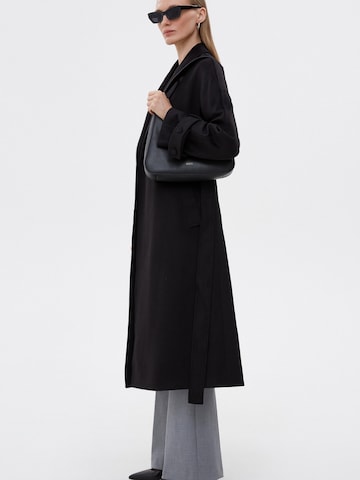 Estro Overgangsfrakke '440' i sort