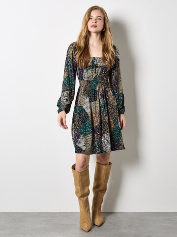 Robe ' ' Apricot en vert : devant