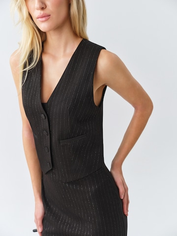 MB by Marta Buzolic - Chaleco para traje en negro