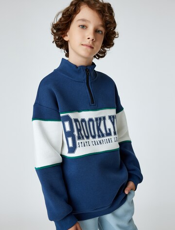 Koton Sweatshirt in Blauw: voorkant