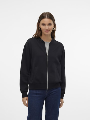 Veste de survêtement 'VMLonnie' VERO MODA en noir : devant