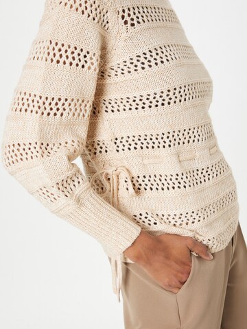 VILA Sweater in Beige