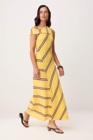 Abito di Trendyol in giallo: frontale