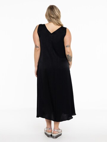 Yoek Dress in Black